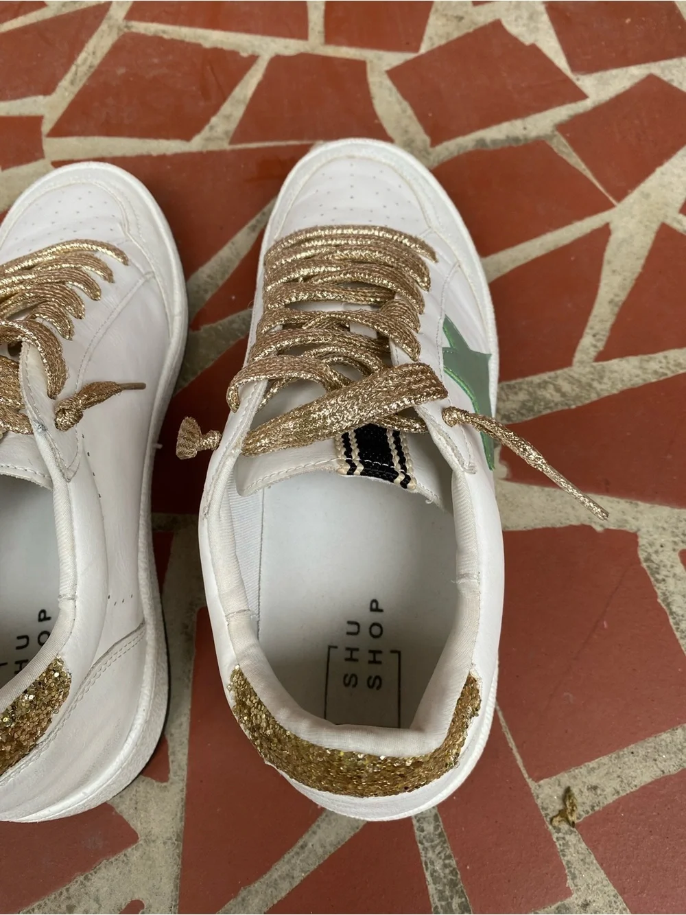 ShuShop Paula low top Sneakers with Mint Star and Gold Accents
